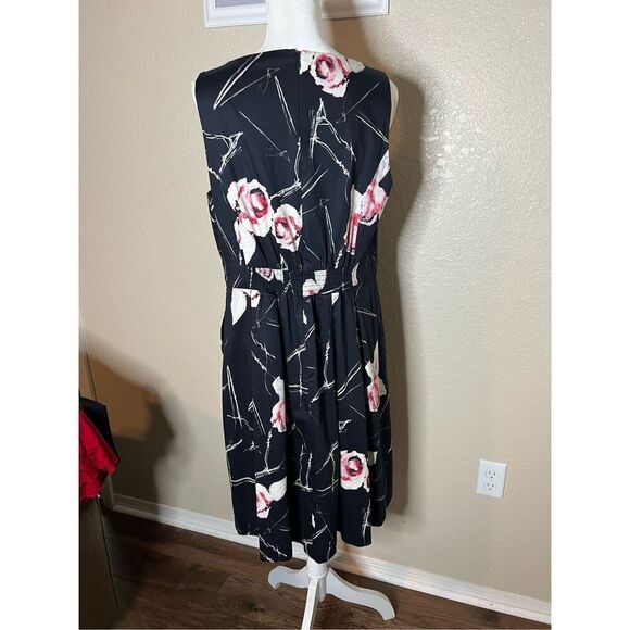 Sejour fit and flare floral knee length dress - size 16w - Picture 6 of 11